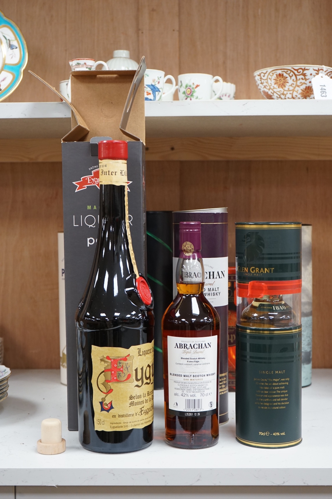Six bottles of whisky to include Liqueur de Poire, Glenfiddich and Dimple